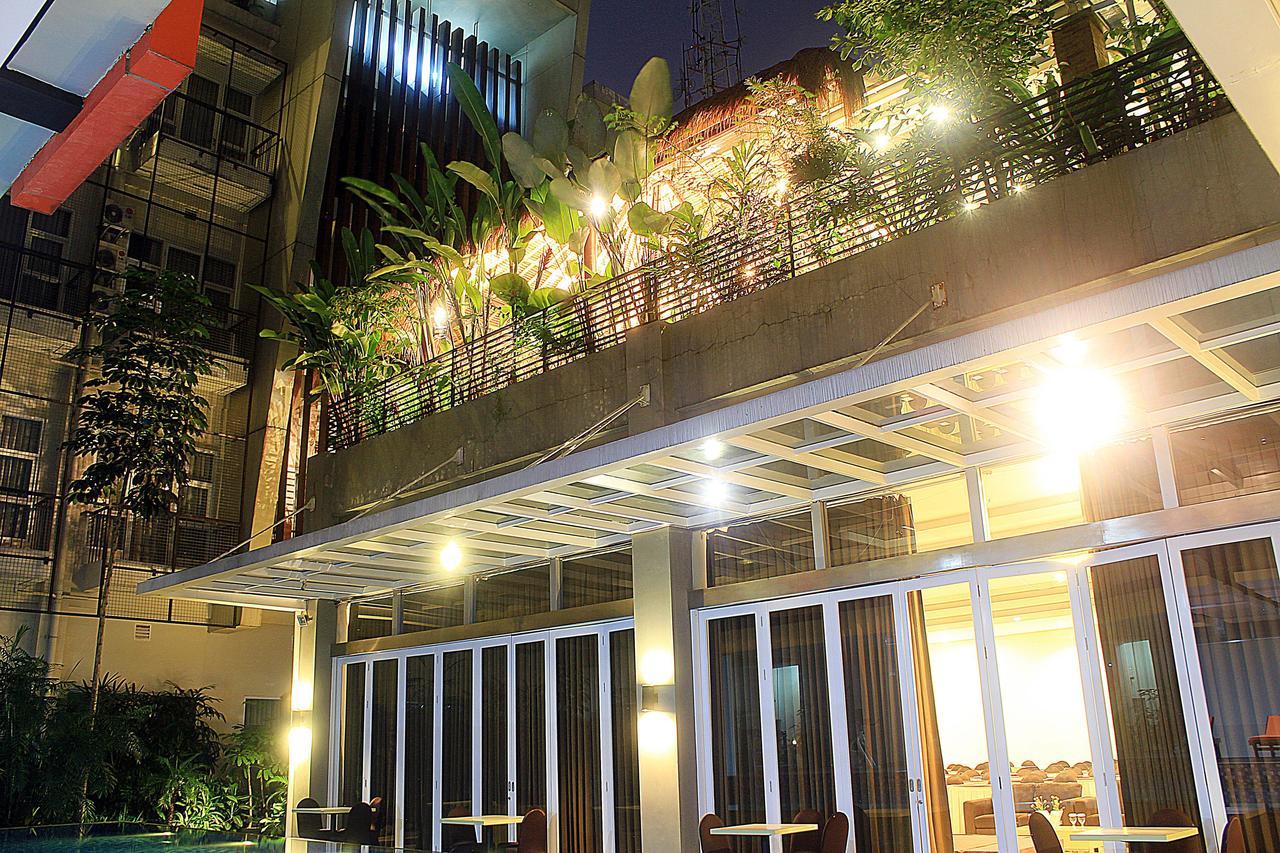 Zen Premium Setrawangi Raya Hotel Bandung Exterior photo