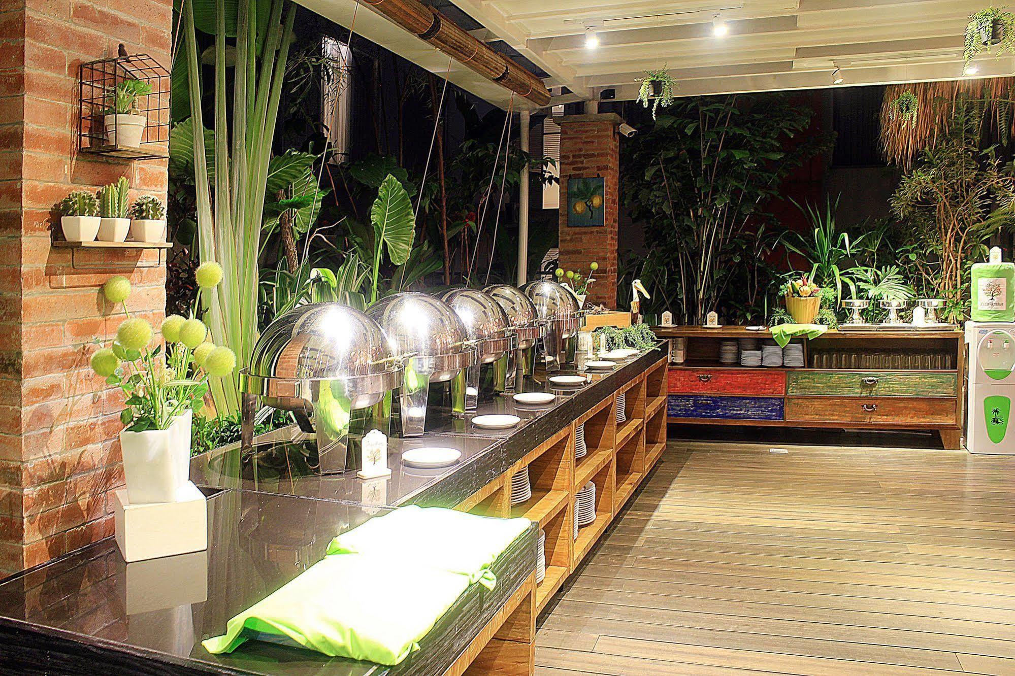 Zen Premium Setrawangi Raya Hotel Bandung Exterior photo